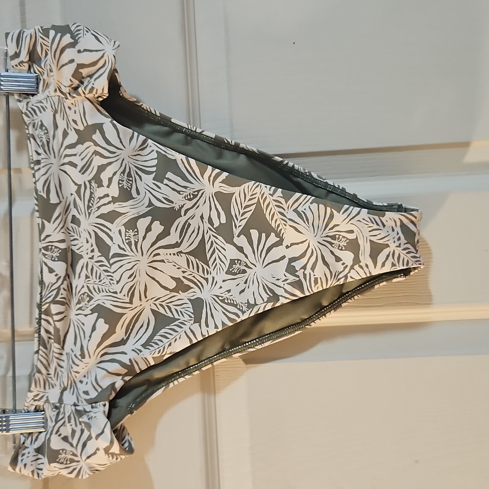 O'Neill Women's Halfmoon Print Long Beach Swim Bottoms: GREEN/CREAM: NWT: SZ XL